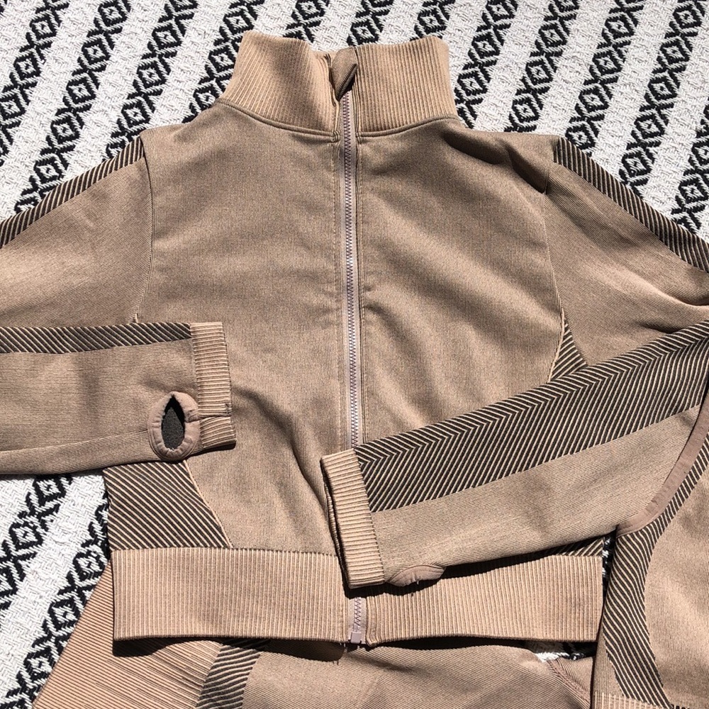 3 piece Athletic Set - Picture 2 of 4
